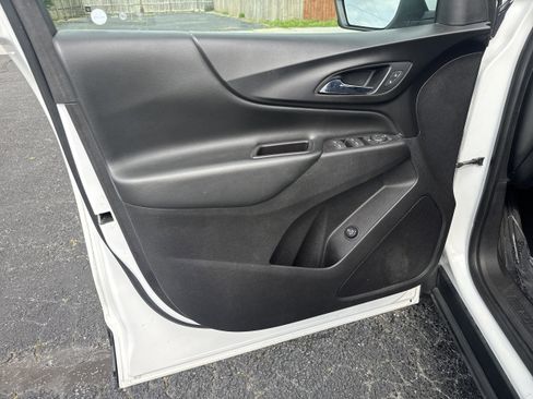Used 2018 Chevrolet Equinox LT image 5