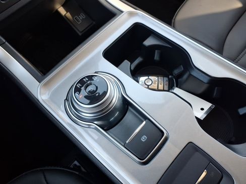 Certified 2024 Ford Edge SEL w/ Convenience Package image 19