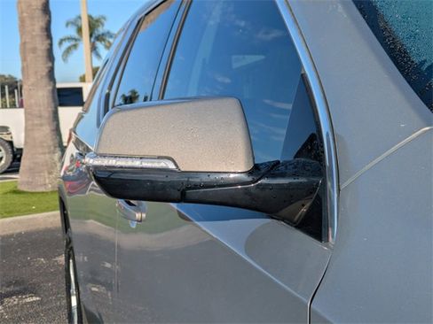 Used 2018 Chevrolet Traverse LT image 14