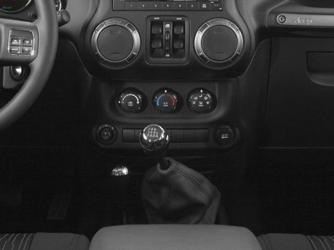 Used 2016 Jeep Wrangler Unlimited Sahara AWD/4WD image 38