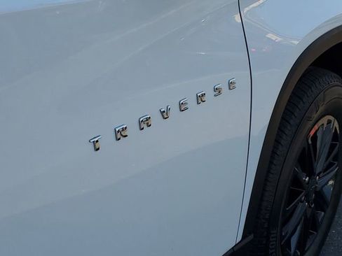 Certified 2023 Chevrolet Traverse LT FWD image 29