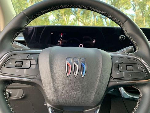 Used 2025 Buick Encore GX Preferred image 25