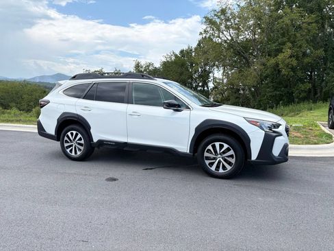 Certified 2024 Subaru Outback Premium AWD/4WD image 7
