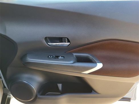 Used 2021 Nissan Kicks SR image 7