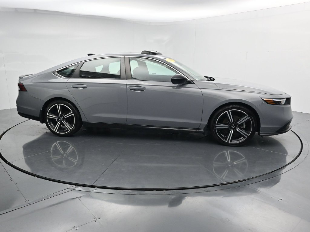 Used 2023 Honda Accord Sport image 9