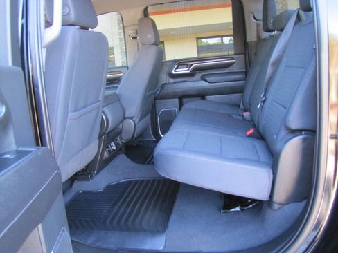 Used 2024 GMC Sierra 2500 SLE w/ SLE Convenience Package image 19