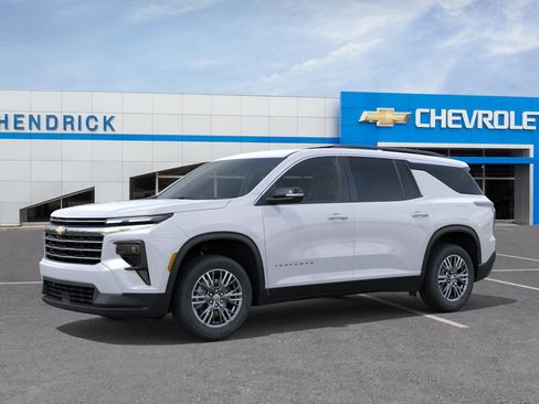 New 2026 Chevrolet Traverse LT FWD image 3