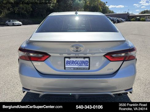 Used 2022 Toyota Camry SE image 5
