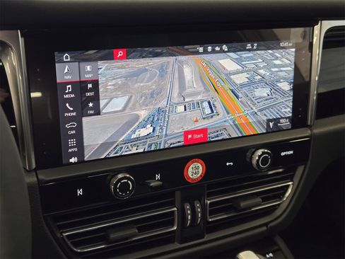 New 2025 Porsche Macan image 22