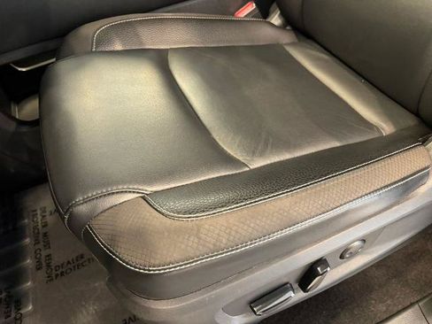 Certified 2025 Nissan Pathfinder SL AWD/4WD image 16