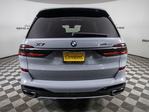 Used 2025 BMW X7 xDrive40i w/ M Sport Package AWD/4WD image 7