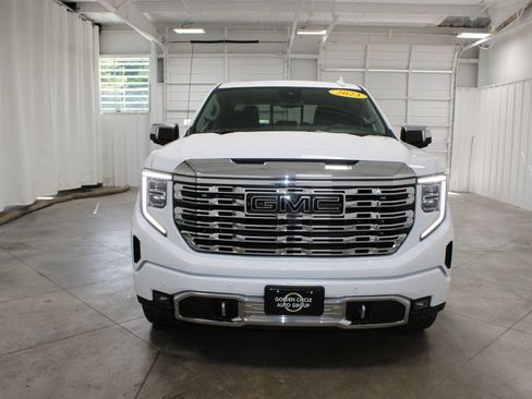 Used 2023 GMC Sierra 1500 Denali w/ Denali Reserve Package AWD/4WD image 3