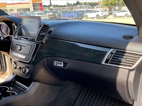 Used 2017 Mercedes-Benz GLE 350 4MATIC image 23