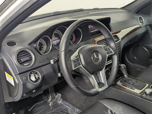 Used 2014 Mercedes-Benz C 250 Sedan image 11