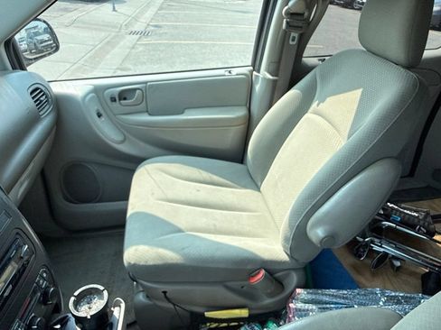 Used 2007 Dodge Grand Caravan SXT FWD image 11
