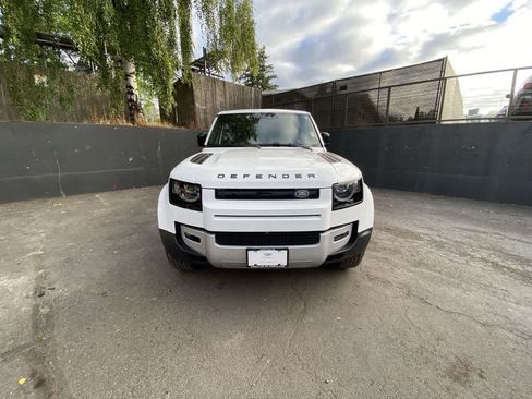 Used 2025 Land Rover Defender 110 S AWD/4WD image 9