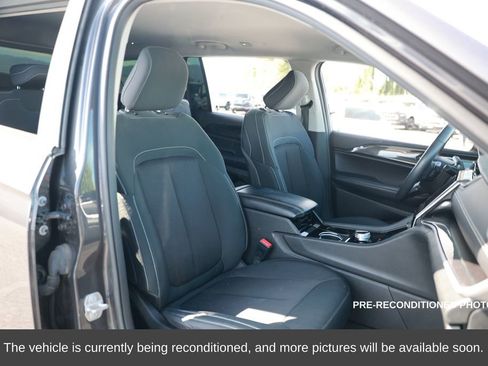 Used 2022 Jeep Grand Cherokee L Laredo w/ Luxury Tech Group I image 15