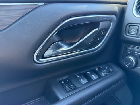 Used 2021 Chevrolet Suburban Z71 w/ Z71 Off-Road Package image 25