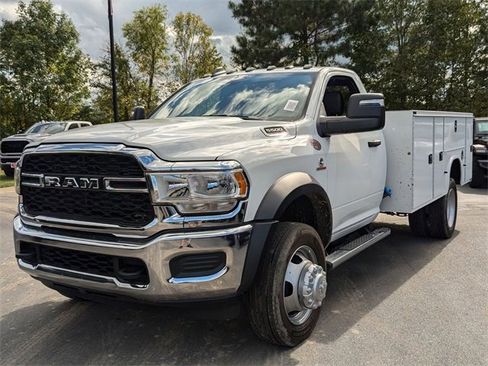 New 2024 RAM 5500 Tradesman image 4