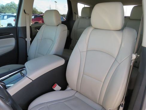 Used 2021 Buick Enclave Premium w/ Surround and Sites Package image 16