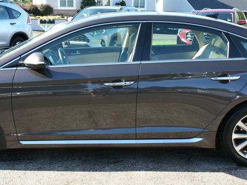 Used 2016 Hyundai Sonata Limited w/ Option Group 05 FWD image 13
