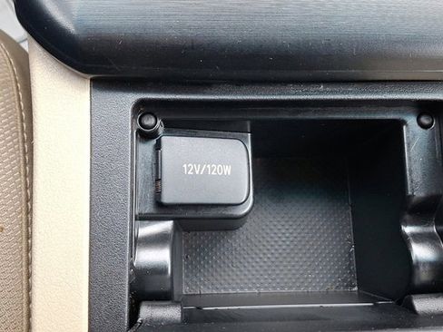 Used 2014 Toyota Camry L image 22