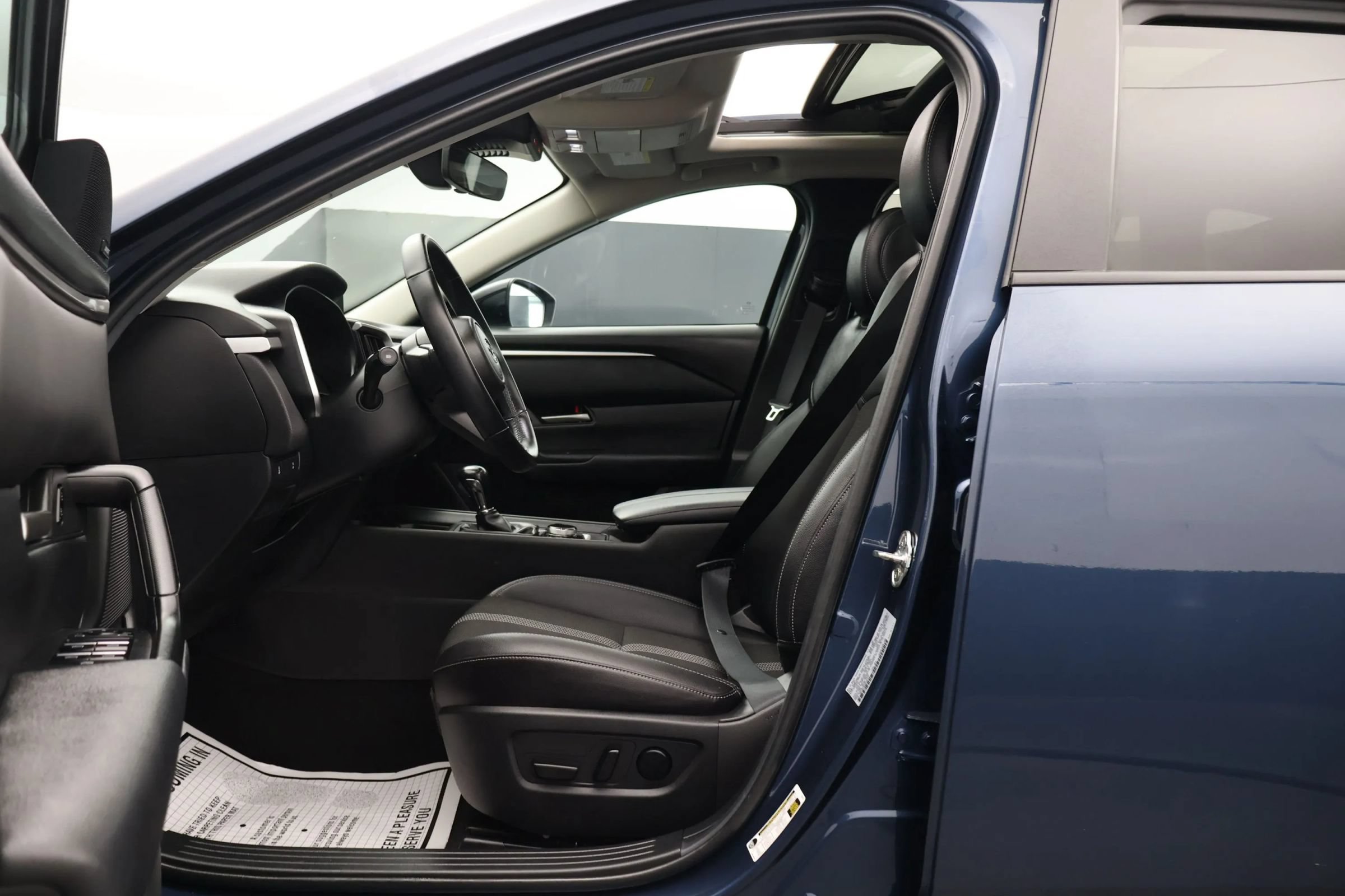 Used 2025 MAZDA CX-50 AWD 2.5 S w/ Premium Package image 11