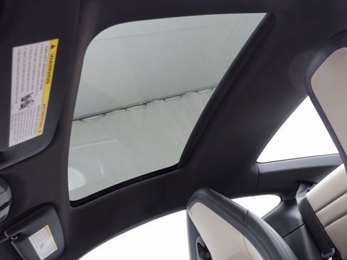 Used 2025 Porsche 911 Carrera image 17