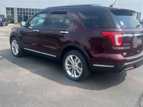 Used 2018 Ford Explorer Limited w/ Equipment Group 301A AWD/4WD image 10