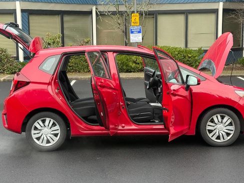 Used 2017 Honda Fit LX image 5