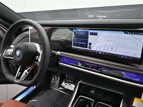 New 2026 BMW i7 xDrive60 w/ Executive Package AWD/4WD image 17