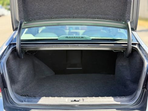 Used 2011 Buick Lucerne CXL FWD image 26