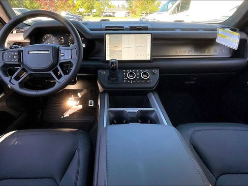 New 2025 Land Rover Defender 130 V8 image 7