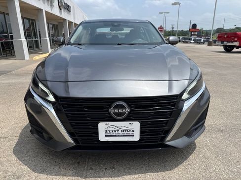 Used 2023 Nissan Altima 2.5 S FWD image 8
