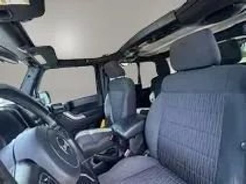 Used 2012 Jeep Wrangler Unlimited Rubicon w/ Connectivity Group AWD/4WD image 17