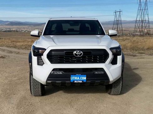 Used 2024 Toyota Tacoma TRD Off-Road image 3