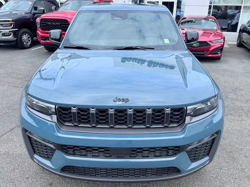 New 2026 Jeep Grand Cherokee Limited w/ Limited Altitude Package AWD/4WD image 2