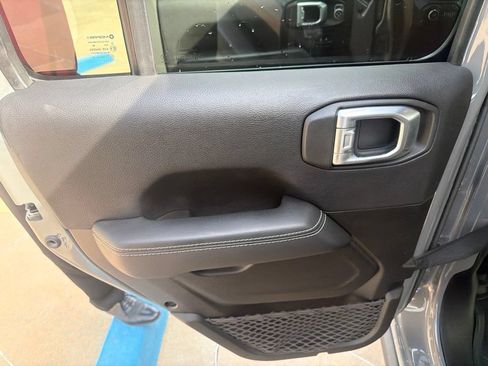 Used 2022 Jeep Wrangler Unlimited Rubicon w/ Steel Bumper Group AWD/4WD image 25