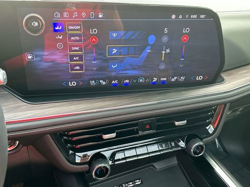 Used 2025 Chevrolet Tahoe Premier image 19