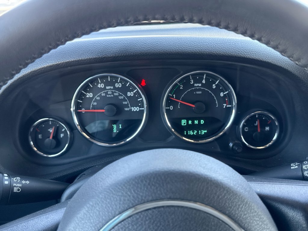 Used 2017 Jeep Wrangler Unlimited Sahara w/ Connectivity Group AWD/4WD image 3