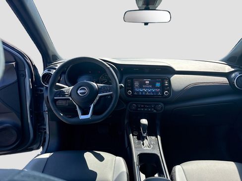 Used 2024 Nissan Kicks SR w/ SR Premium Package FWD image 19