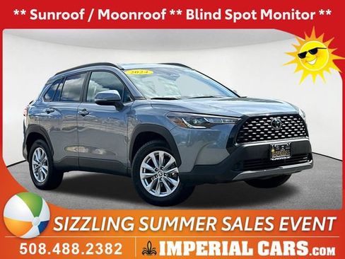 Used 2024 Toyota Corolla Cross LE w/ Moonroof Package AWD/4WD image 1