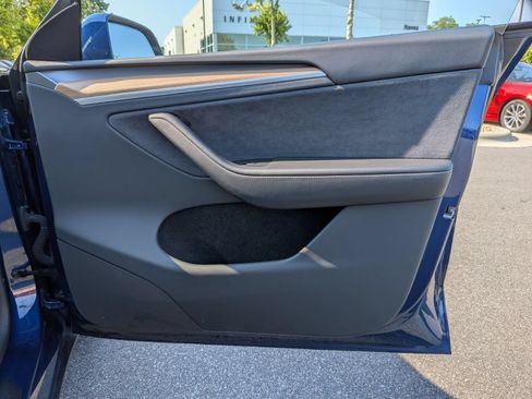 Used 2023 Tesla Model Y Long Range AWD/4WD image 33