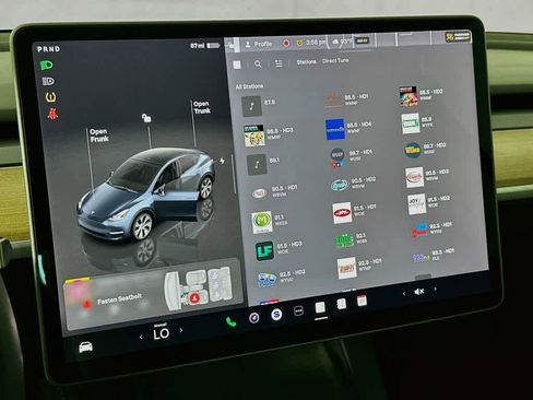 Used 2024 Tesla Model Y Long Range AWD/4WD image 16