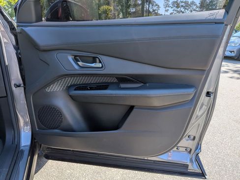 Used 2023 Nissan Ariya FWD image 34