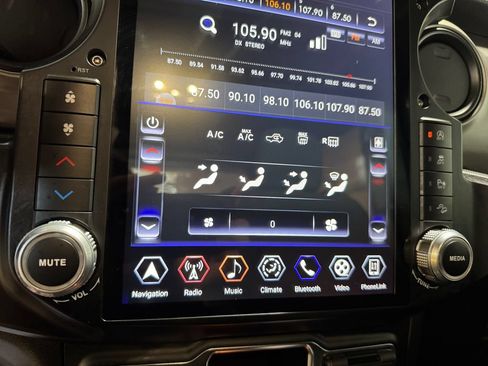 Used 2021 Jeep Wrangler Sport AWD/4WD image 30