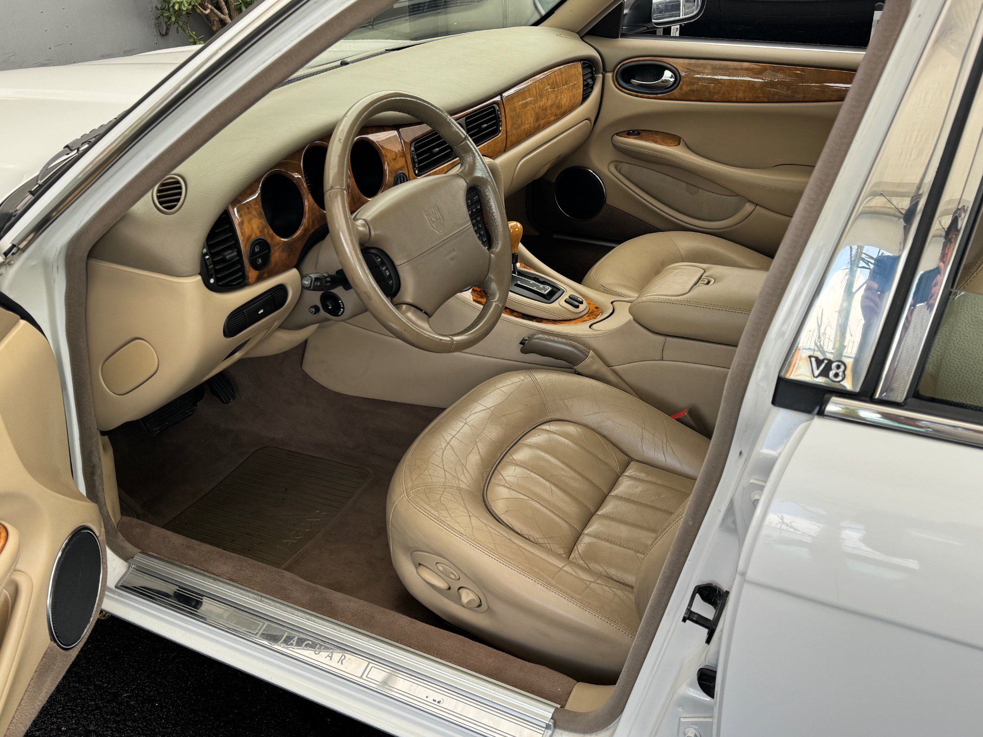Used 2001 Jaguar XJ8 RWD image 43