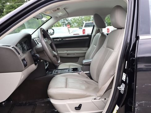 Used 2008 Chrysler 300 Touring RWD image 14
