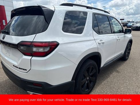 Used 2025 Honda Pilot Black Edition image 7