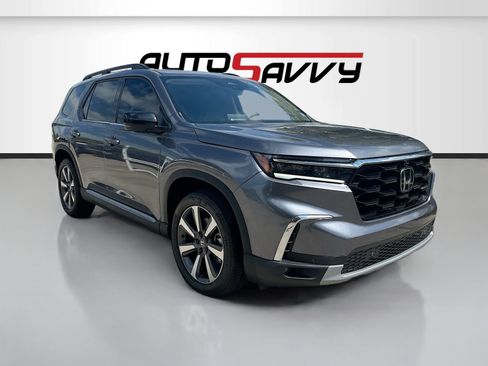 Used 2025 Honda Pilot Elite image 2